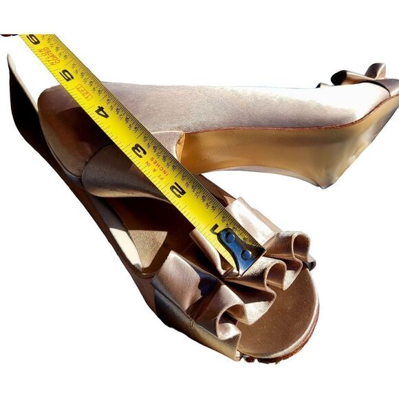 STUARTZ WEITZMAN LW96430 open to pump suze 8.5. - Picture 9 of 9